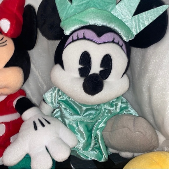 Two Minnie Disney store 20” stuffed animals - Picture 3 of 7